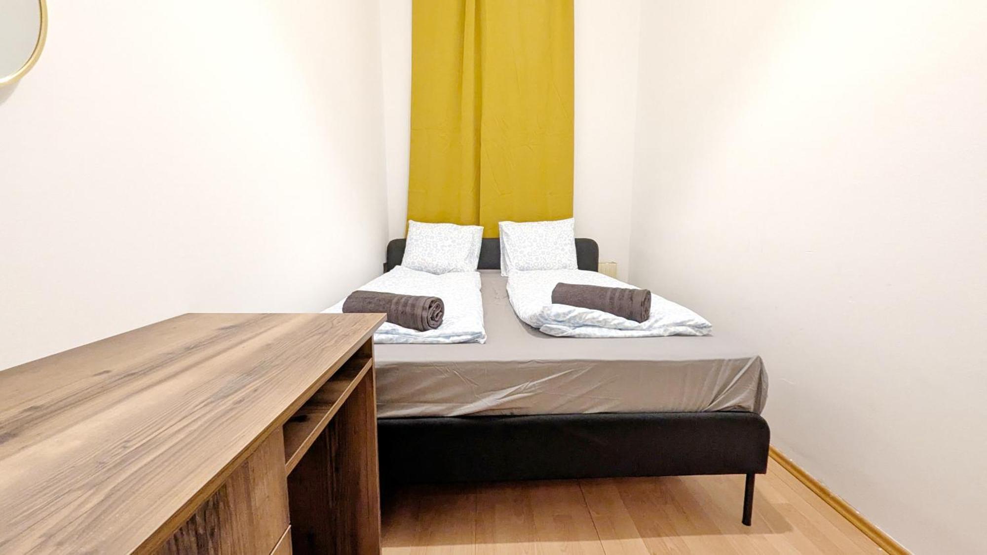 Spacious - 15 Min From Airport & Center, 5 Min From Main-bus Station Ez 7-8 Accommodatie bij particulieren Wenen